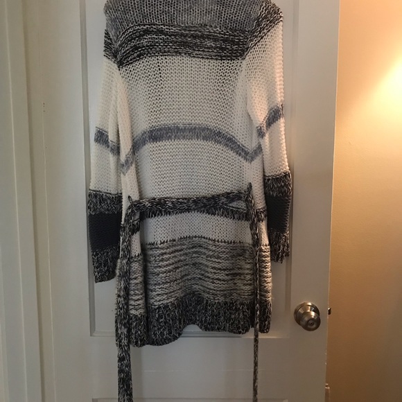 Cardigan - Picture 3 of 5